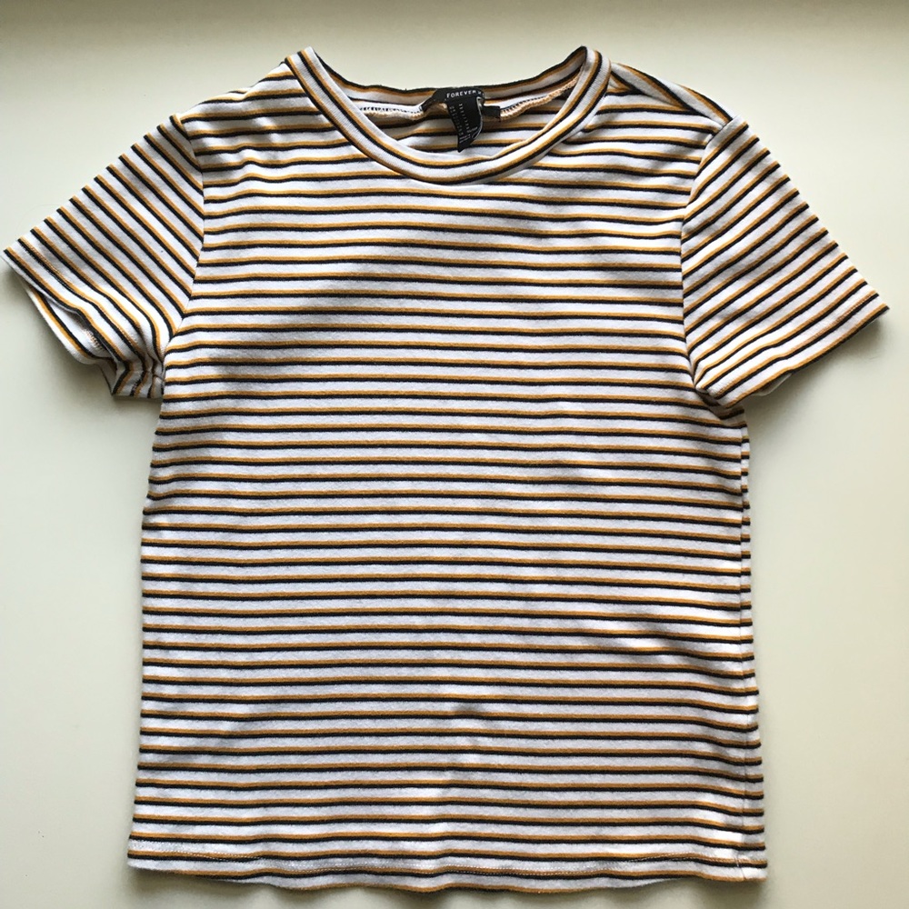 Forever 21 T-shirt /crop top